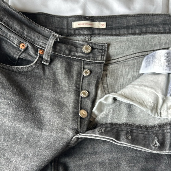 Levi’s Button Fly Wedgie Straight Jeans - Picture 3 of 6